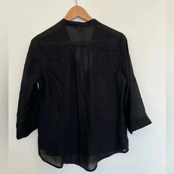 5/20$ Black V-Neck 3/4 Sleeve Button Down Shirt - Picture 7 of 8